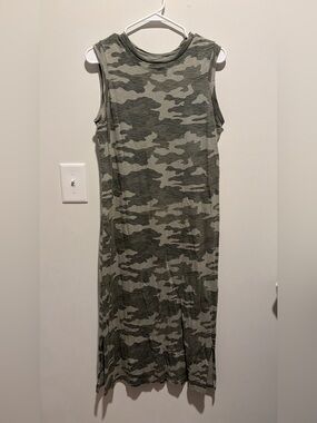 Universal Thread Olive Green Camo Midi Dress